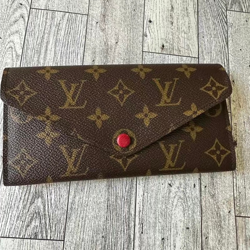 Louis Vuitton Josephine wallet comes with copy of COA from entrupy.